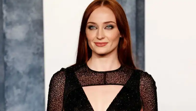 Sophie Turner'ı Kızdıran Yorum: Game of Thrones Yıldızına Gelen Tepkiler!