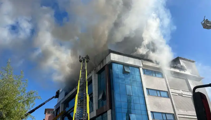 Esenyurt’taki Tekstil Atölyesinde Korkutan Yangın: Olayın Ayrıntıları ve Sebepleri
