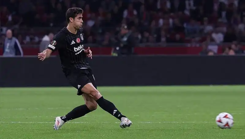 Beşiktaş’ın Derbi Öncesi Stoper Hattında Endişe Verici Gelişmeler