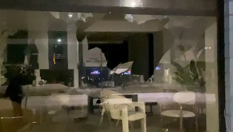 Mobilya Mağazasına Taşlı Saldırı: İki Kişi Gözaltında!