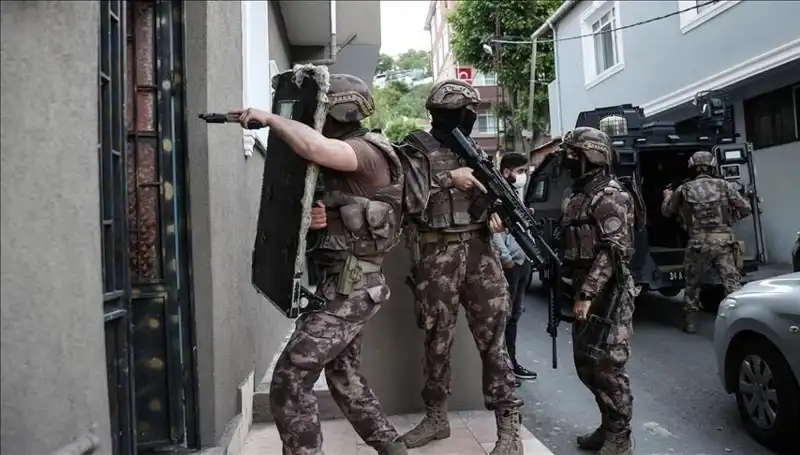 İstanbul'da DAEŞ'e Yönelik Operasyon: 20 Gözaltı ve Detaylar