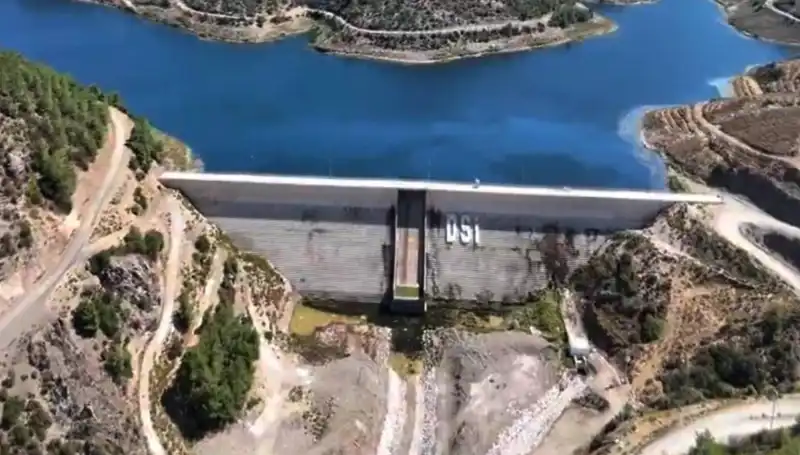Çeşme'de Su Kesintileri Artık Tarih Oluyor: Yeni Proje Hayata Geçti!