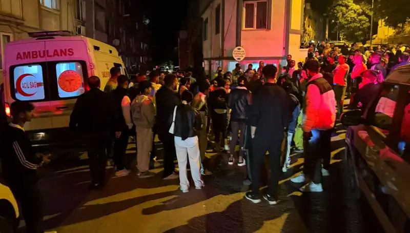 Balıkesir'de Sokak Ortasında Gerilim: Kavga Kanlı Bitti!