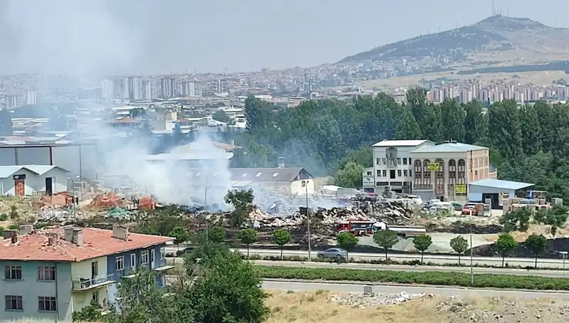 Otluk Alandaki Yangın, Depoyu Kül Etti: Zarar ve Sebepler Üzerine İnceleme