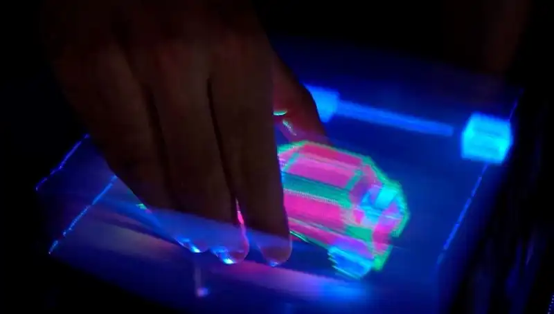 Dünyanın İlk Etkileşimli 3D Hologramı: Geleceğin Teknolojisi Burada