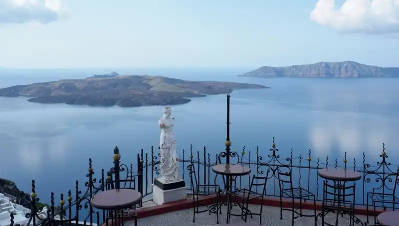 Santorini’deki Gizemli Tehlike: Ada Fırtınaya Hazır mı?