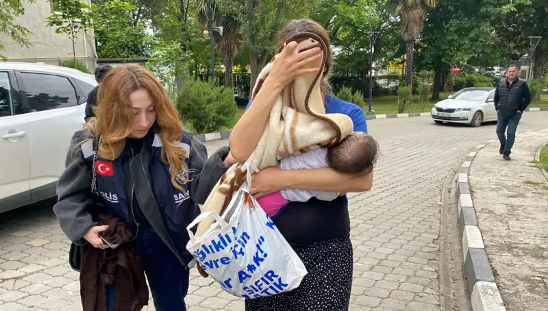 Evlerden Hırsızlık Yapan Kadın, Polisi Şaşırtan Yöntemiyle Yakalandı