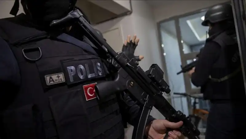 Türkiye'nin 17 İlinde DAEŞ'e Yönelik Operasyon: 89 Gözaltı Gerçekleşti