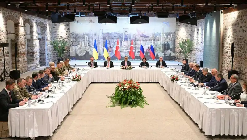 İstanbul'da Barış Zirvesi: Rus Heyeti Türkiye'de Tarihi Görüşmelere Hazırlanıyor