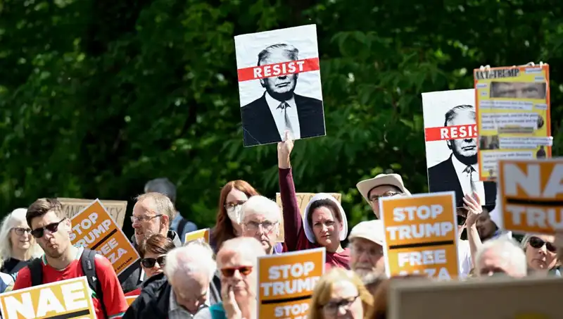 Trump’ın İskoçya Ziyareti: Golf Oynarken Protesto Edildi