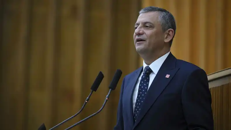 CHP Kurultay Davasında Özel'den Sert Tepki: Siyasi Çatışmalar Sürecek mi?