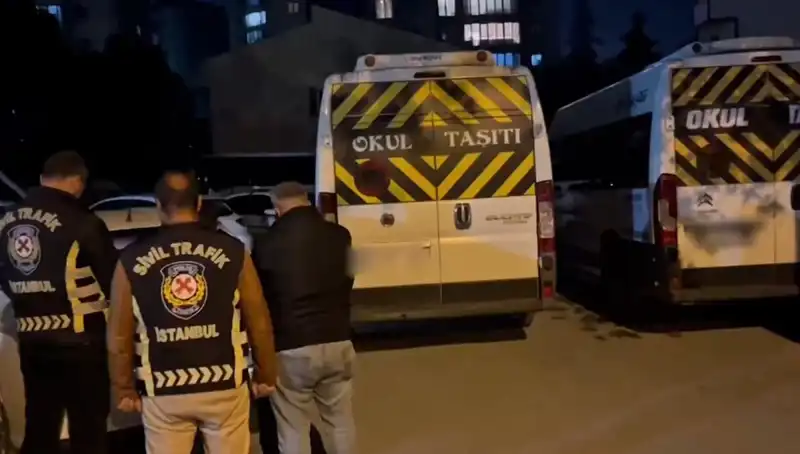 Dikkat Çeken Görüntüler Üzerine 2 Servis Sürücüsü Yakalandı
