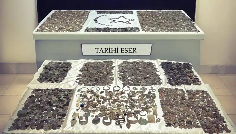 Sınırda Tarihi Eser Kaçakçılığı: 12 Bin 770 Parça Ele Geçirildi