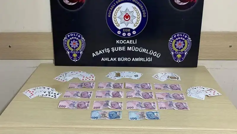 Kocaeli'de Kumar Operasyonu: Kahvehanelere Baskın Yapıldı