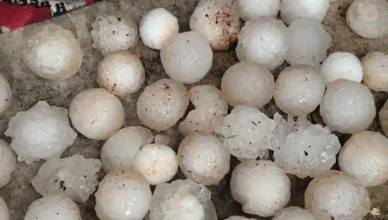Şanlıurfa'da Şaşırtan Dolu Yağışı: Kar Topu Gibi!