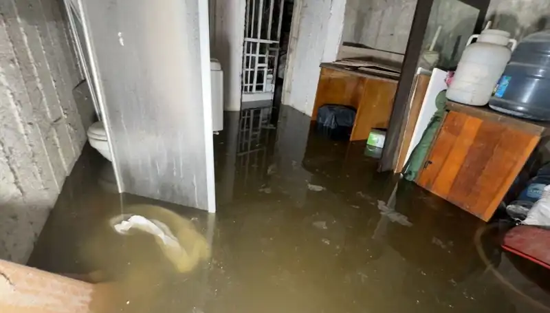 Avcılar'da Şiddetli Yağışlar Sonrası Su Baskınları Mağdur Ediyor