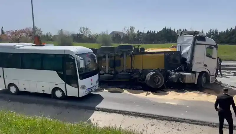 Büyükçekmece TEM Otoyolu'nda Trafik Kazası: 3 Saatlik Kapanma ve Uzun Kuyruklar