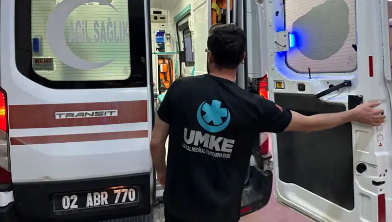 Eteği Tekere Dolanan Kadın Bisikletle Düşerken Yaşananlar Şok Etti!