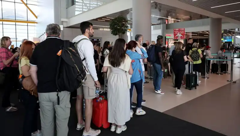 İstanbul Havalimanı'nda Bayram Yoğunluğu: 1.642 Uçuş Gerçekleştirilecek!