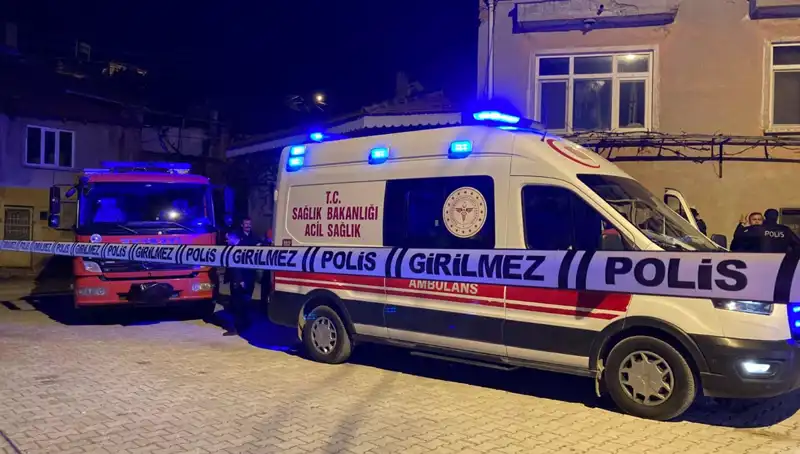 Esrarengiz Yangın: Yaşlı Adam Evinde Yanmış Halde Bulundu