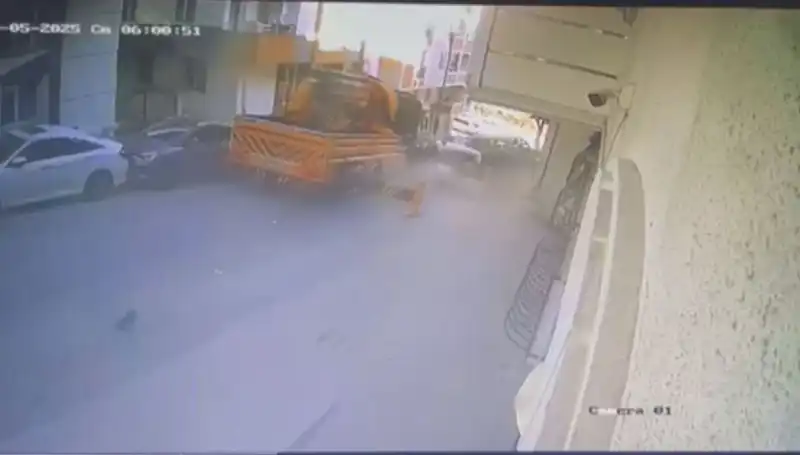 Kontrolden Çıkan Vinç, 23 Araca Çarparak Kaos Yarattı