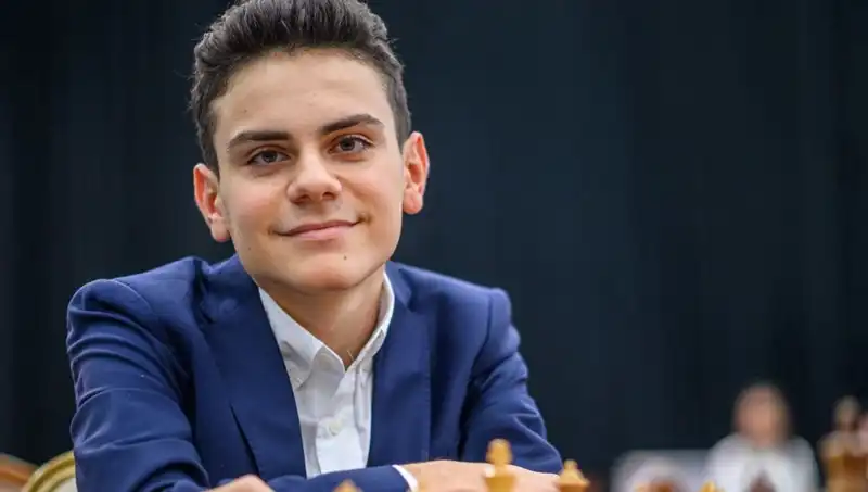 17 Yaşında Tarih Yazdı: İlk Türk Dünya Şampiyonunu Yenen Genç Sporcu