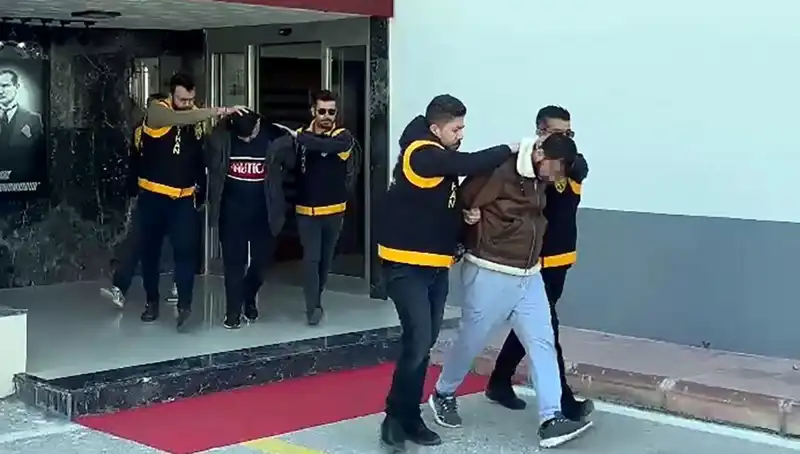 Silahlı Saldırıyla 2 Milyon Lira Talep Eden İki Şüpheli Tutuklandı