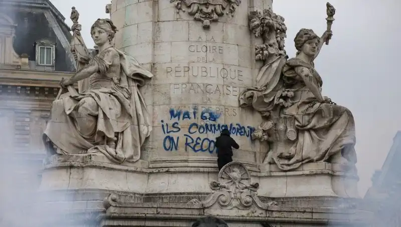 Paris Belediyesi'nin Grafiti İle Mücadelesi: Sokak Sanatına Savaş Açıldı