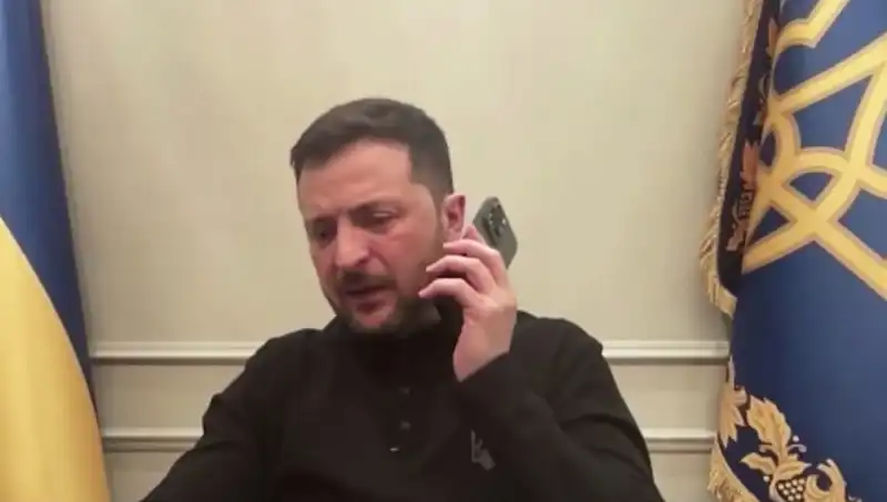 Zelenski’nin Basın Toplantısında Macron'dan Beklenmedik Telefon: Ne Konuştular?