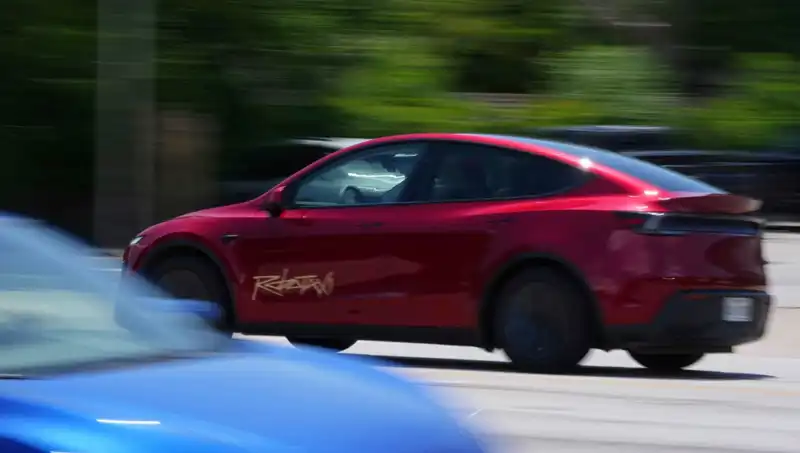 Tesla'nın Robotaxi Projesi: Musk'ın Hüsranı ve Yeni Problemler