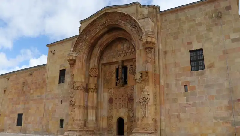 Divriği Ulu Camii ve Darüşşifası: Tarihin Gözbebeği Ziyaretçileri Büyülüyor